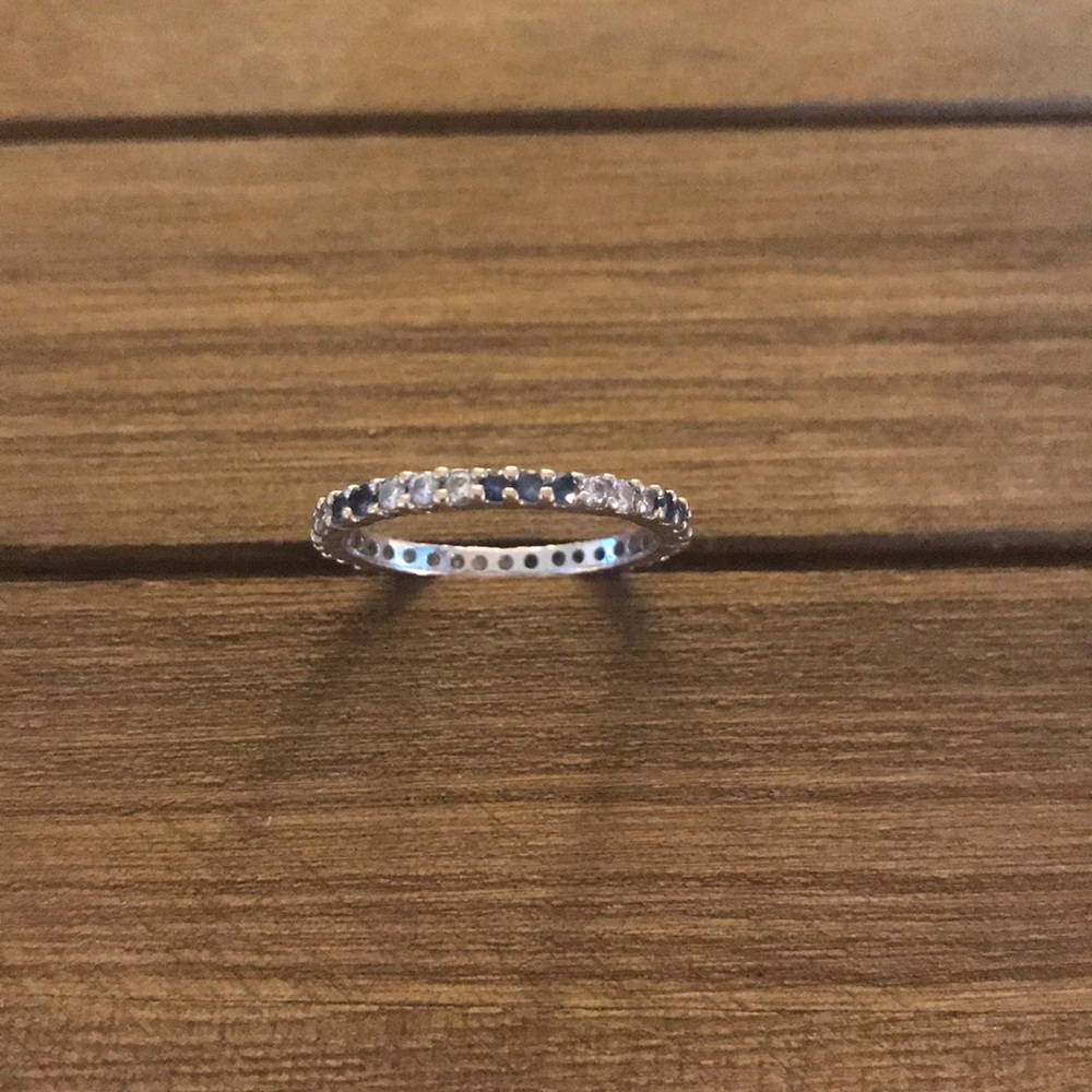 18k 750 gold diamond and sapphire ring